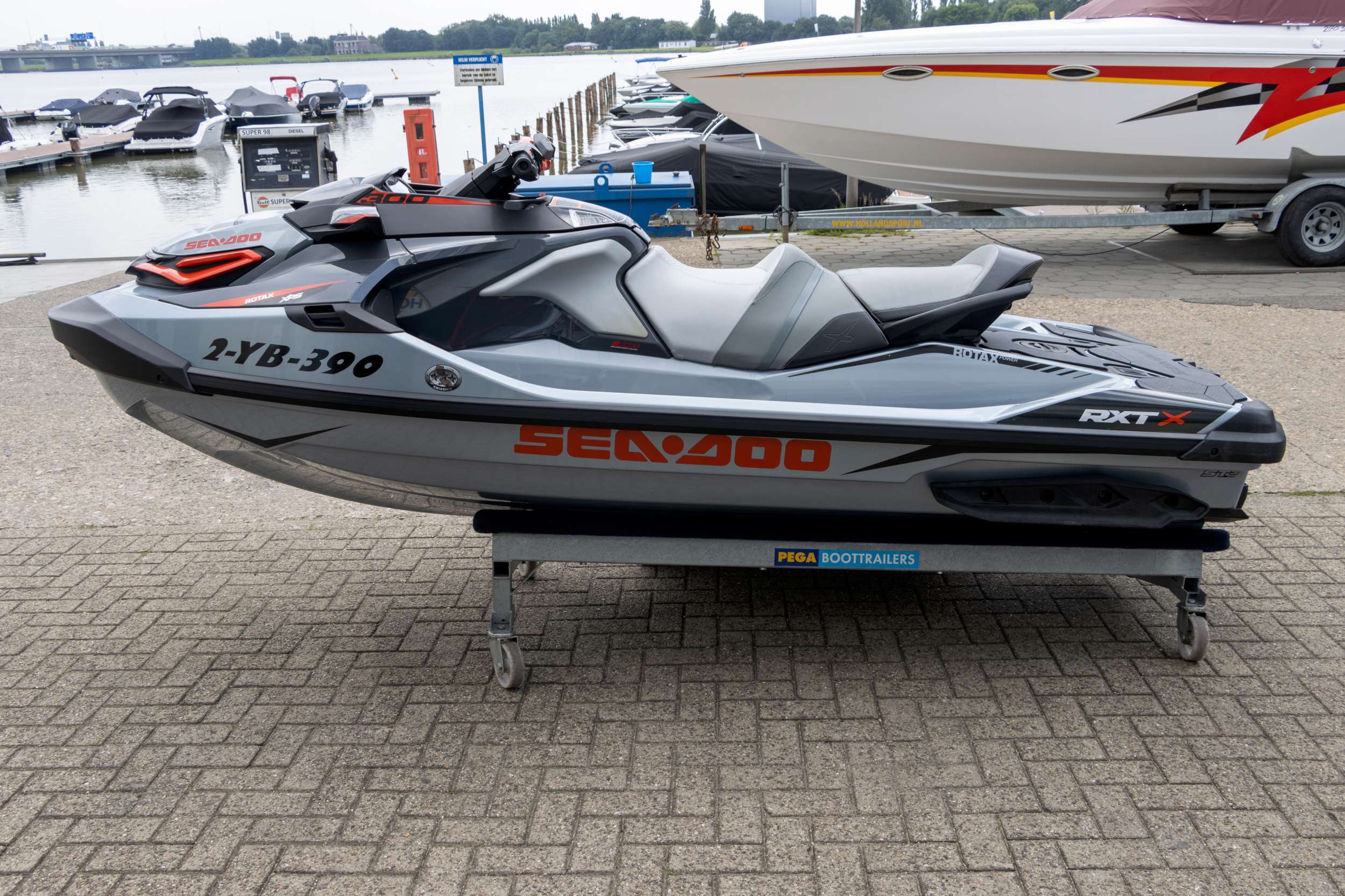 Sea-Doo RXT 300 | 2018 | 11ft | Boatshop24