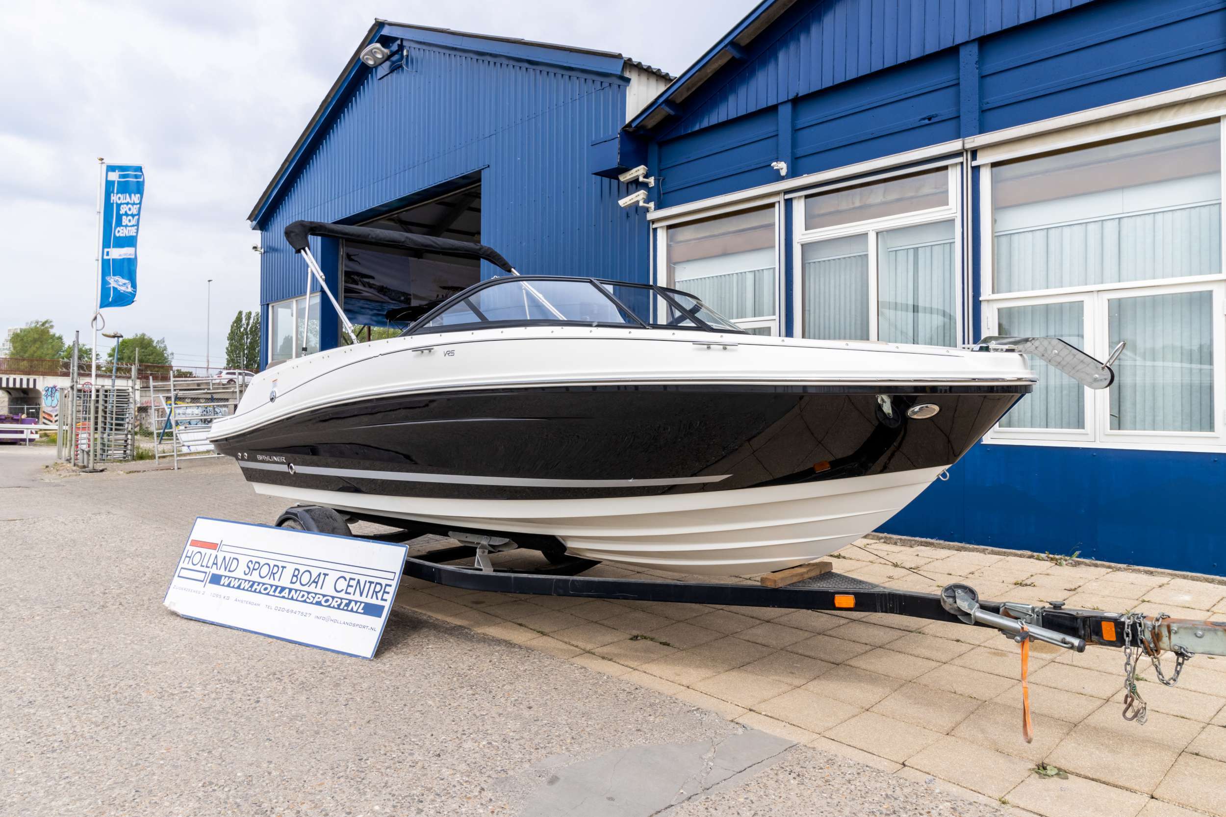 Bayliner VR5 Bowrider 2023 Abersoch Land Sea